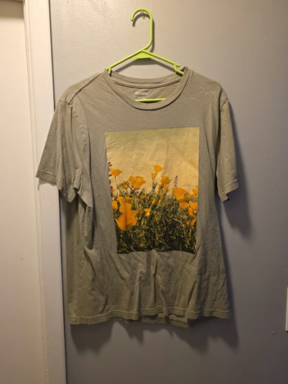 Old Navy Graphic T-shirt